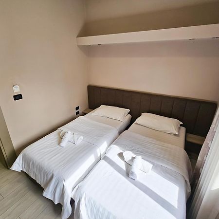 Sunflower Twin Room Tirana Exterior foto