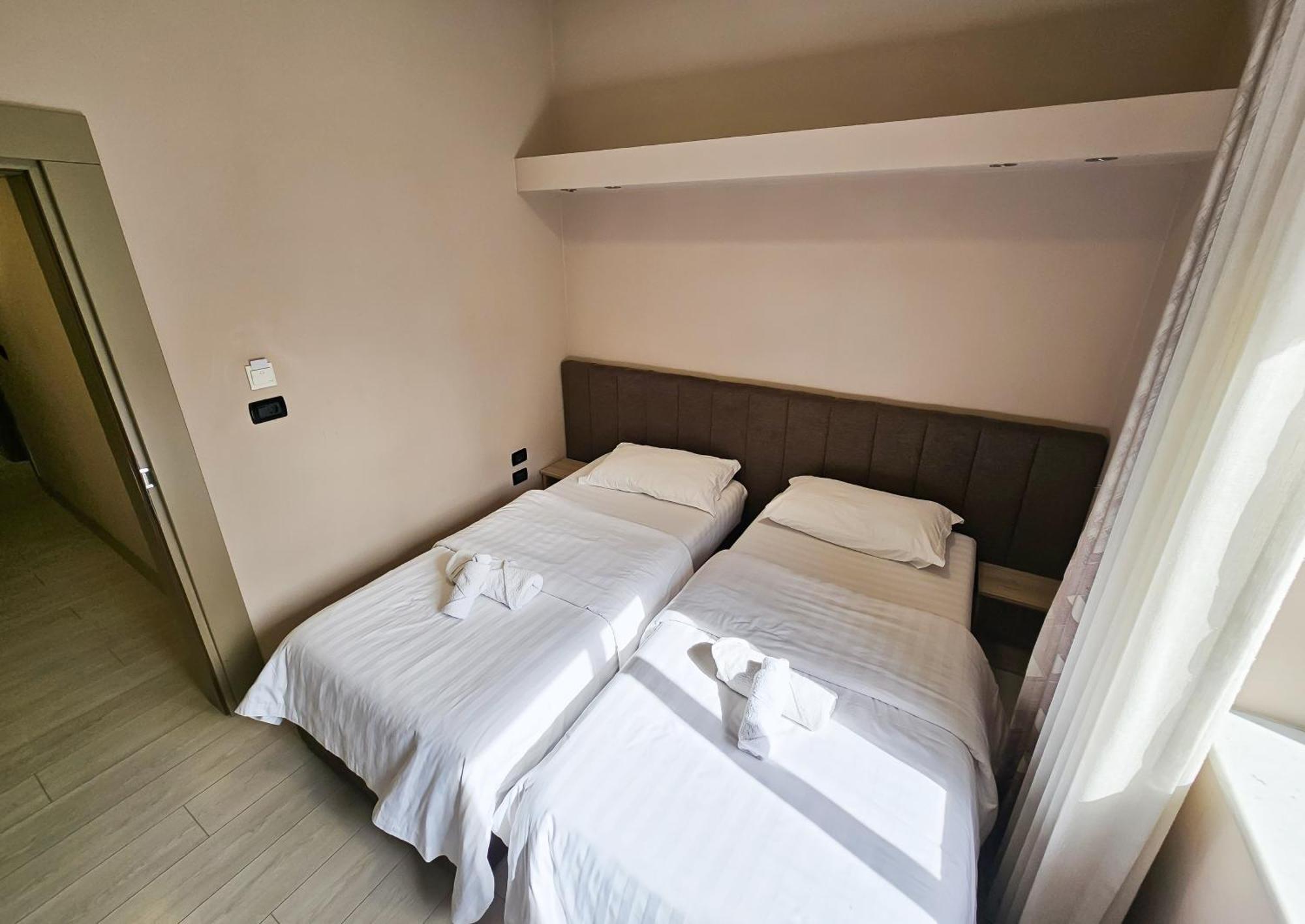 Sunflower Twin Room Tirana Exterior foto
